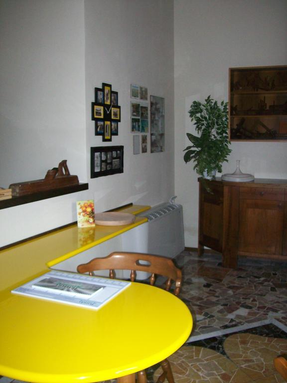 La Bottega Del Falegname Vanzaghello Luaran gambar