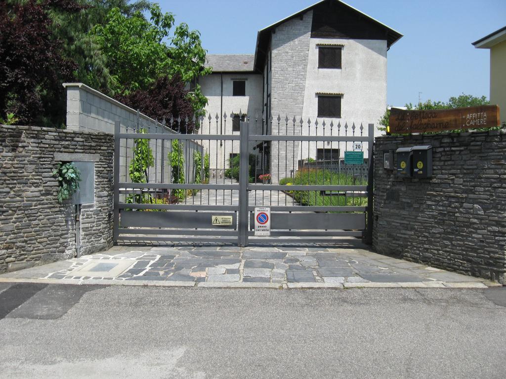 La Bottega Del Falegname Vanzaghello Luaran gambar