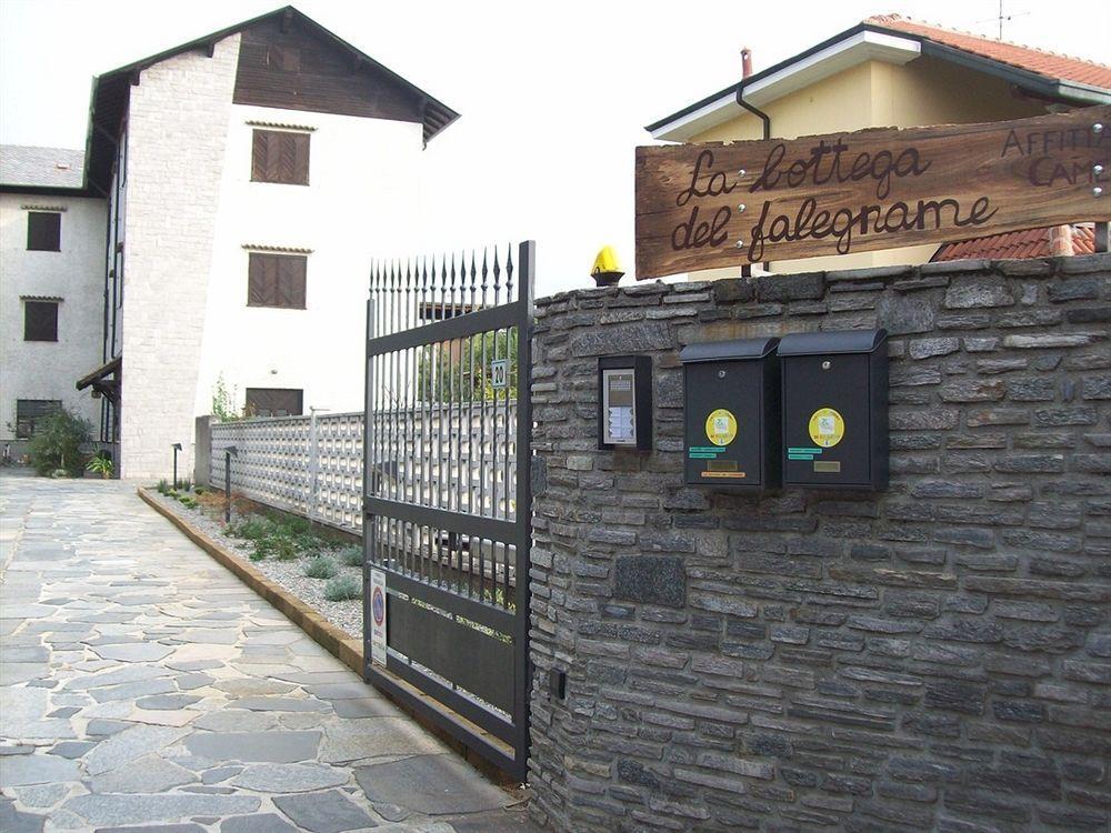 La Bottega Del Falegname Vanzaghello Luaran gambar